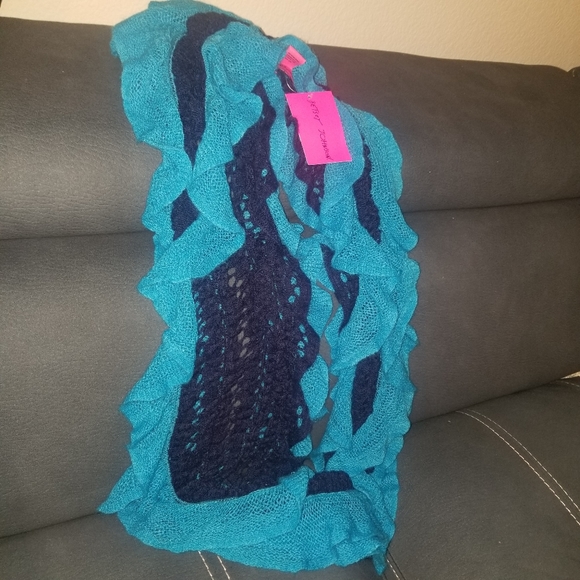 New Betsey Johnson Blue Crochet knit double loop scarf - Picture 2 of 5